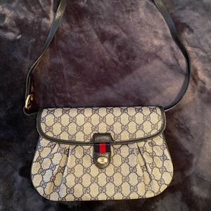 Authentic Vintage Gucci shoulder/crossbody bag